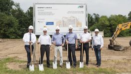 Mit dem Spatenstich beginnt die Bauphase der neuen Halle des Energie Lab 2.0 auf dem Campus Nord des KIT. (Bild: Laila Tkotz/KIT) Mit dem Spatenstich beginnt die Bauphase der neuen Halle des Energie Lab 2.0 auf dem Campus Nord des KIT. (Bild: Laila Tkotz/KIT)