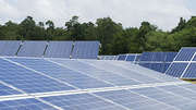 Im Projekt „KeraSolar“ des Materialwissenschaftlichen Zentrums für Energiesysteme (MZE) des KIT sollen neue Materialkonzepte für Solarzellen erforscht werden. (Foto: Markus Breig, KIT) Im Projekt „KeraSolar“ des Materialwissenschaftlichen Zentrums für Energiesysteme (MZE) des KIT sollen neue Materialkonzepte für Solarzellen erforscht werden. (Foto: Markus Breig, KIT)