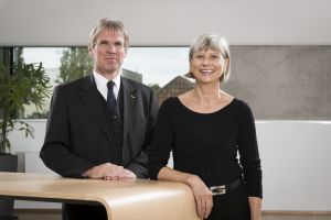 The Chairwoman of the Supervisory Board, Professor Renate Schubert, with the President of KIT, Professor Holger Hanselka 
