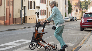 Fall prevention is an important issue in health care for older people. (Photo: Markus Breig/KIT)