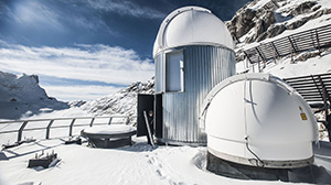 On the Zugspitze, KIT scientists do research on the effects of climate change on the Alps. (Photo: Markus Breig, KIT)