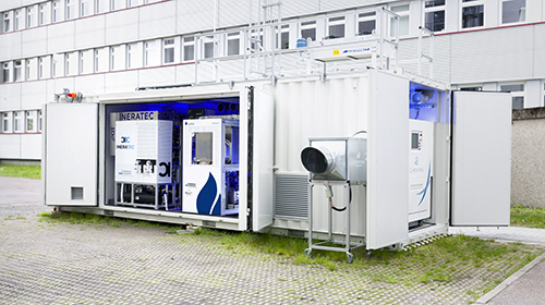 The worldwide first integrated power-to-liquid pilot plant for the synthesis of fuels from carbon dioxide in the air. (Photo: Patrick Langer, KIT)