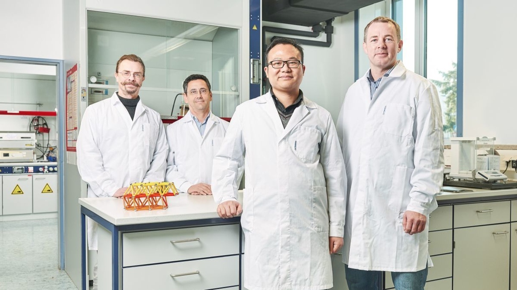 The KIT research team (from left.): Michael Knapp, Sylvio Indris, Weibo Hua, Björn Schwarz (Photo: Amadeus Bramsiepe, KIT)