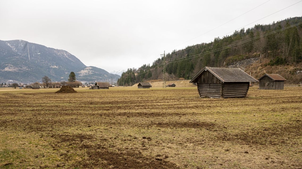 In Germany liquid manure is usually spread on fields or grasslands without pretreatment. The nitrogen it releases has a negative environmental impact. (Photo: Markus Breig, KIT) 