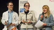von links: Der Gewinner des Publikumspreises und Gesamtzweite Volker Räntzsch, KIT, Siegerin Dorothea Helmer, TU Darmstadt, und Moderatorin Sarah Renner.
