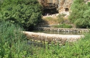 Unterirdische Wasserspeicher für das Jordantal