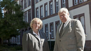 Forschungsministerin Theresia Bauer und KIT-Präsident Professor Horst Hippler auf dem Ehrenhof des KIT
