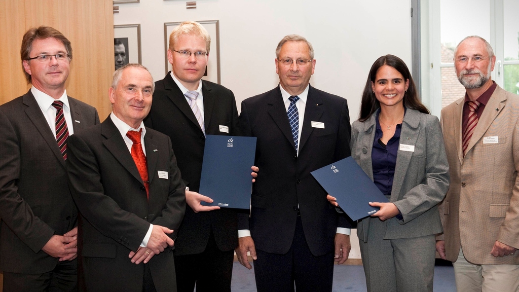 Die beiden Preisträger mit ihren Doktorvätern und Vertretern der Thomas Gessmann-Stiftung