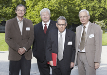Nobelpreisträger Schrock, Crutzen und Lehn (v.l.n.r) mit KIT-Präsident Hippler (2. v.r.)