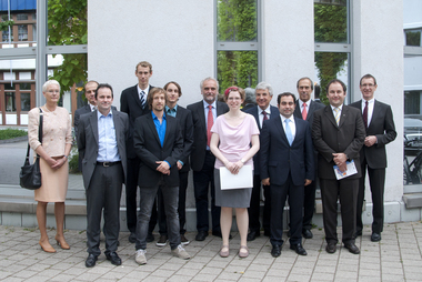 Preisträger des Sparkassen-Umweltpreises 2011 mit ihren wissenschaftlichern Betreuern