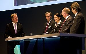 Im Gespräch: Moderator Markus Brock mit Dr. Thomas Rüschen, Prof. Gisela Lanza, Prof. Albert Albers und Dr. Jens Fahrenberg (v.l.n.r.) (Foto: KIT) 