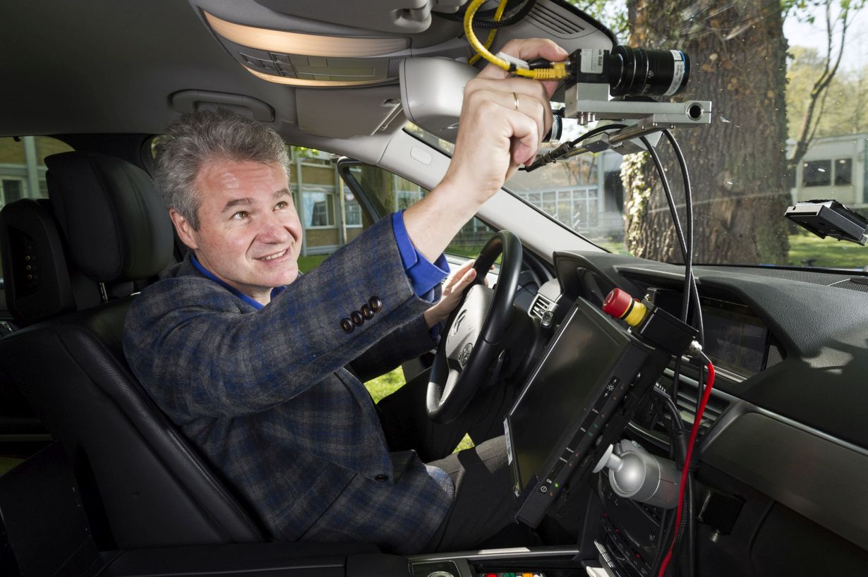 In his lecture at the KIT Colloquium Fundamentale, Professor Christoph Stiller will address how autonomous cars perceive the world around them. (Photo: Patrick Langer, KIT) 