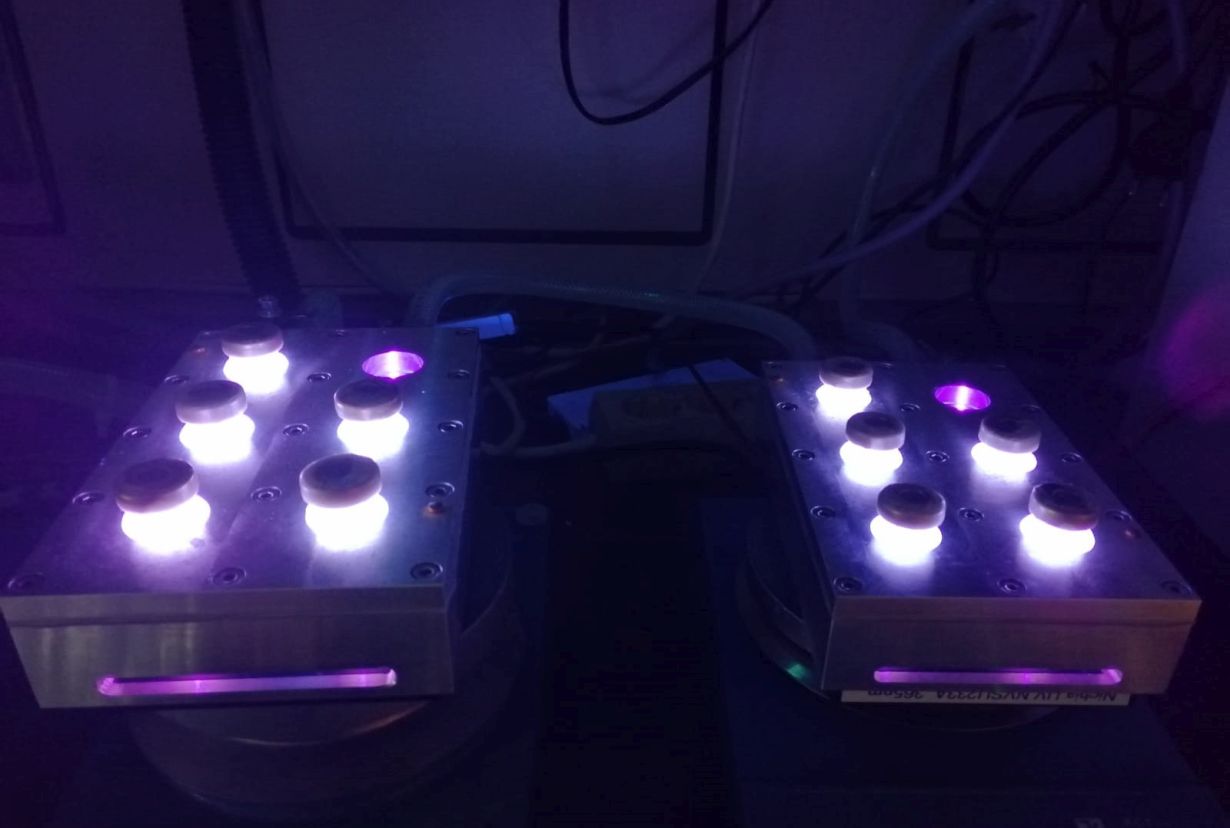 DNA is exposed to UV radiation from LEDs to study how far the photoenergy mi-grates. (Photo: Arthur Kuhlmann, KIT) 