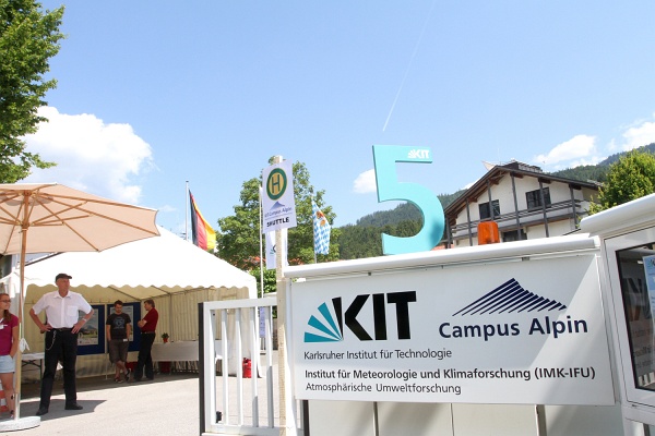 fuenf_imk_ifu_20140722.jpg - Tag der offenen Tür am Institut für Meteorologie und Klimaforschung -  Atmosphärische Umweltforschung  in Garmisch-Partenkirchen