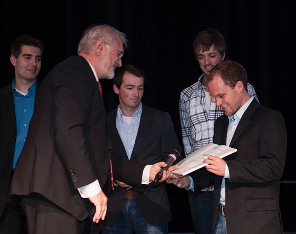 20121012-CN-04-002.jpg - Erstsemesterbegrüßung am Freitag, 12.Oktober 2012, im Kongresszentrum Karlsruhe,Ehrung von Studierenden durch KIT-Präsident Prof. Dr. Eberhard Umbach