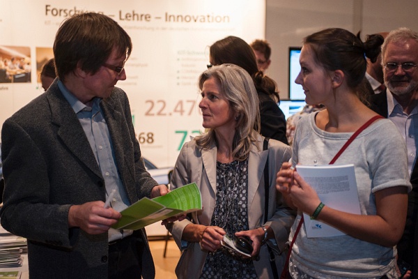 20121012-CN-04-014.jpg - Erstsemesterbegrüßung am Freitag, 12.Oktober 2012, im Kongresszentrum Karlsruhe,  Besuch der Informationsstände