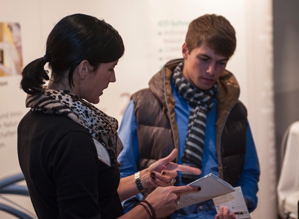 20121012-CN-04-023.jpg - Erstsemesterbegrüßung am Freitag, 12.Oktober 2012, im Kongresszentrum Karlsruhe,  Besuch der Informationsstände 