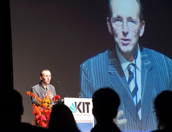 20121015-CN-01-005.JPG - Erstsemesterbegrüßung am Freitag, 12.Oktober 2012, im Kongresszentrum Karlsruhe, Grußwort der Stadt Karlsruhe durch Stadtrat Dr. Albert Käuflein