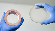 Polycrystalline CVD diamond discs for window systems in fusion reactors and gyrotrons (photo: Tanja Meißner, KIT) Polycrystalline CVD diamond discs for window systems in fusion reactors and gyrotrons (photo: Tanja Meißner, KIT)