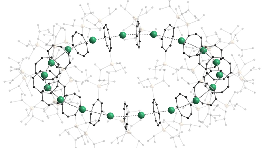 The new molecular structure in which sandwich complexes form a nano-sized ring is called ‘cyclocene.’ (Photo: Nature / AOC, KIT) 