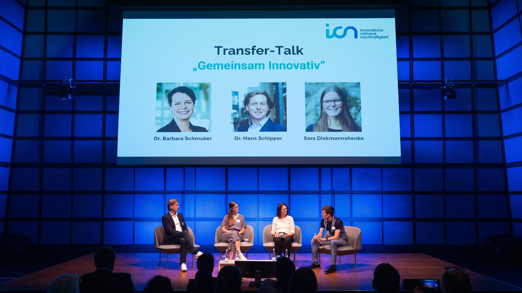 Podiumsdiskussion zum Thema „Gemeinsam Innovativ“ beim Transfer-Talk im Innovationscampus.