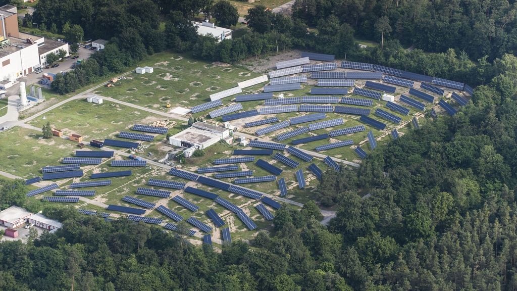 Solarspeicherpark am Campus Nord des KIT (Bild: Markus Breig, KIT)