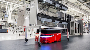 Der kleine Logistik-Roboter Karis Pro kann erstaunlich große Lasten transportieren (Foto: KIT, Audi Sport GmbH)