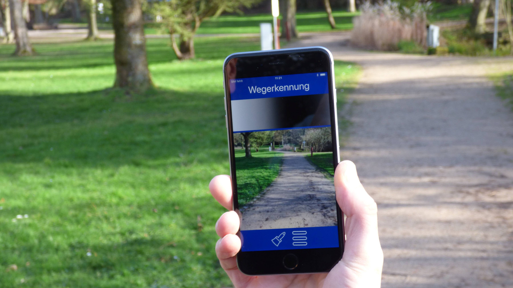 Die Bilderkennung macht den Wegverlauf auf der Grundlage unterschiedlicher Farbsättigungen hörbar (Foto: Harald Kucharek)