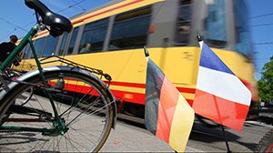 SuMo-Rhine wants to support cities and municipalities of the Upper Rhine region in the sustainable development of their transport systems. (Photo collage: Lydia Albrecht, Magali Hauser, KIT)