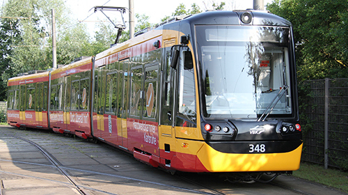 Im regulären Fahrgastbetrieb zeichnet die Karlsruher Messstraßenbahn ab sofort mechanische und elektrische Größen sowie unterschiedliche Umgebungsparameter auf. (Foto: AVG/Michael Krauth)