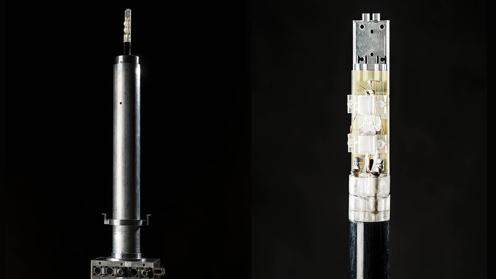 NMR sample head (left) with miniaturized detector (right). In HiSCORE, such detectors are combined with powerful hyperpolarization to detect the binding of drug compounds.