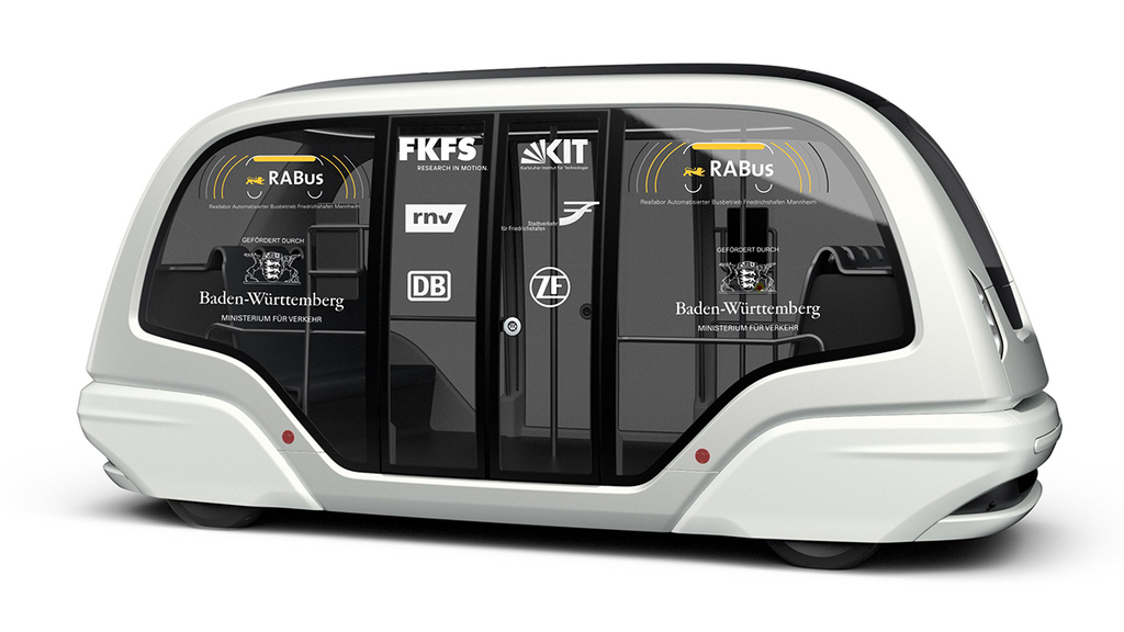 The shuttles offer space for up to 22 people and can be integrated into the urban traffic flow with their compact dimensions. (Fig.: ZF)