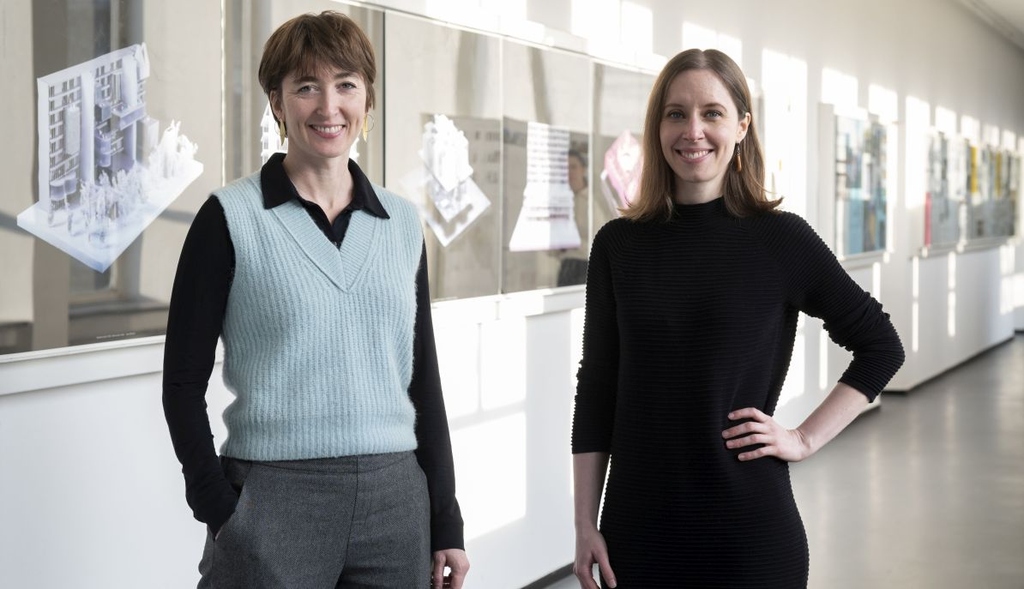 Neues Professuren-Tandem am KIT: Architektin Caroline Karmann (links) und Informatikerin Kathrin Gerling (rechts) forschen gemeinsam