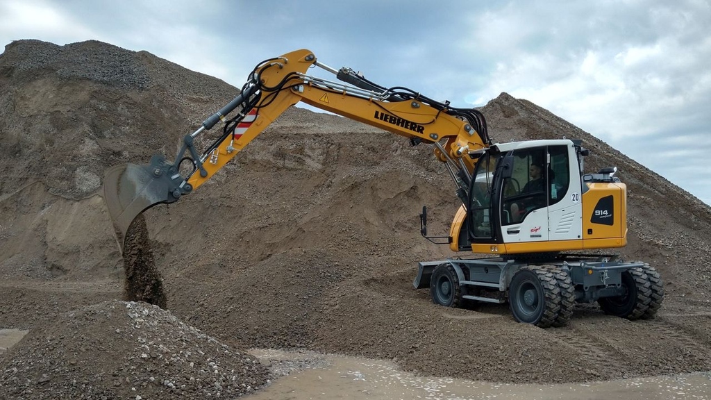 Baumaschinen mit Hybridantrieb: Spritsparend baggern