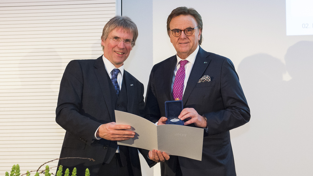 Prof. Holger Hanselka und Roland Mack