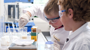 Malwettbewerb zur Kinder-Uni: Wie sehen sich Kinder als Forscherin oder Forscher am KIT?