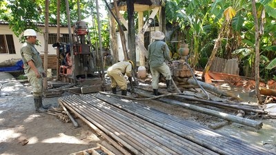 Bohrung eines Grundwasserbrunnens in der Ca Mau-Provinz