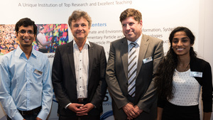 Suresh Garlapati, INT, Frank Mentrup, OB Stadt Karlsruhe, Prof. Thomas Hirth, Vizepräsident des KIT für Innovation und Internationales, sowie Dr. Aiswarya Bhaskar, IAM (Foto: Lars Hübner)