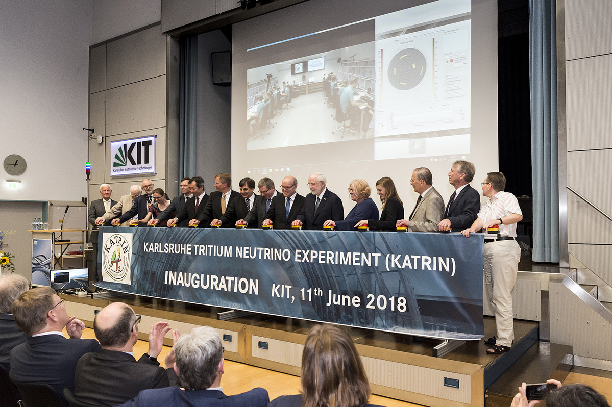 Feierliche Einweihung des KATRIN-Experimentes (Foto: Markus Breig, KIT)