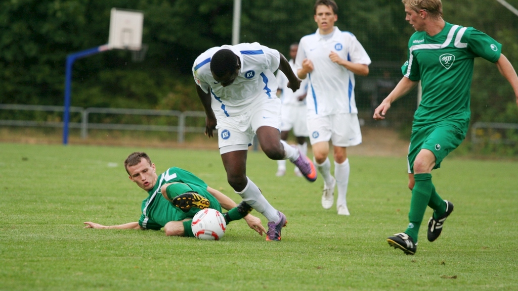 Efficiency wins games: Determination on the defensive and in front of goal are more important than mere possession, even for national teams. (Photo: Gabi Zachmann, KIT)