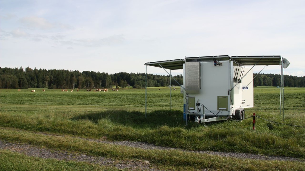 Klimaschutz: Mobiler Energieanhänger ersetzt Dieselgenerator