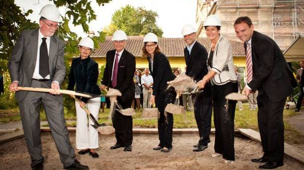 Spatenstich KinderUni-Versum