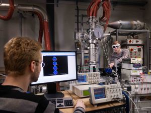 Schlüsselkompetenzen und Fachwissen: Nachwuchswissenschaftler erwerben beides in den Helmholtz-Graduiertenschulen und Kollegs. (Foto: Hardy Müller)