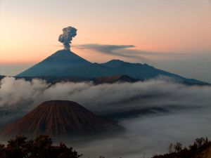 Nach dem Ausbruch ist vor dem Ausbruch: Das KIT hilft Experten, die Ausdehnung  von Vulkanasche besser verfolgen zu können. (Foto: photocase.de)