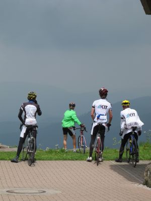 Die Aussicht nach dem Anstieg gehört bei der  tourEUCOR zum Programm (Foto: tourEUCOR e.V.)