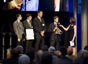 Nahmen den CyberOne Sonderpreis für Visolas in Empfang (v.l.): Stefan Hengsbach,  Thomas Woggon, Johannes Barth und Peter Greiner. (Foto: bwcon)