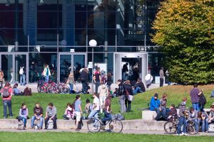 Studium am KIT – über Inhalte und Organisatorisches informiert die „Lange Nacht  der Beratung“ am 29. Juni (Foto: KIT)