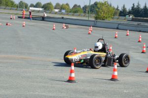 Auf der Rennstrecke, aber auch bei Kriterien wie technische Innovation, Kosten  und Energieeffizienz überzeugte das Elektroauto KIT11e die Jury.(Foto: KA-RaceIng) 