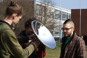 Fit in künftigen Energiefragen: Beim Konstruktionswettbewerb entwickeln Studierende einen Prototyp für ein Solarkraftwerk