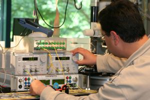 Umfassende Ausbildung in Energietechnik: Ein neuer Masterstudiengang am KIT vermittelt Studierenden Wissen aus unterschiedlichen Disziplinen. (Foto: Andrea Fabry)